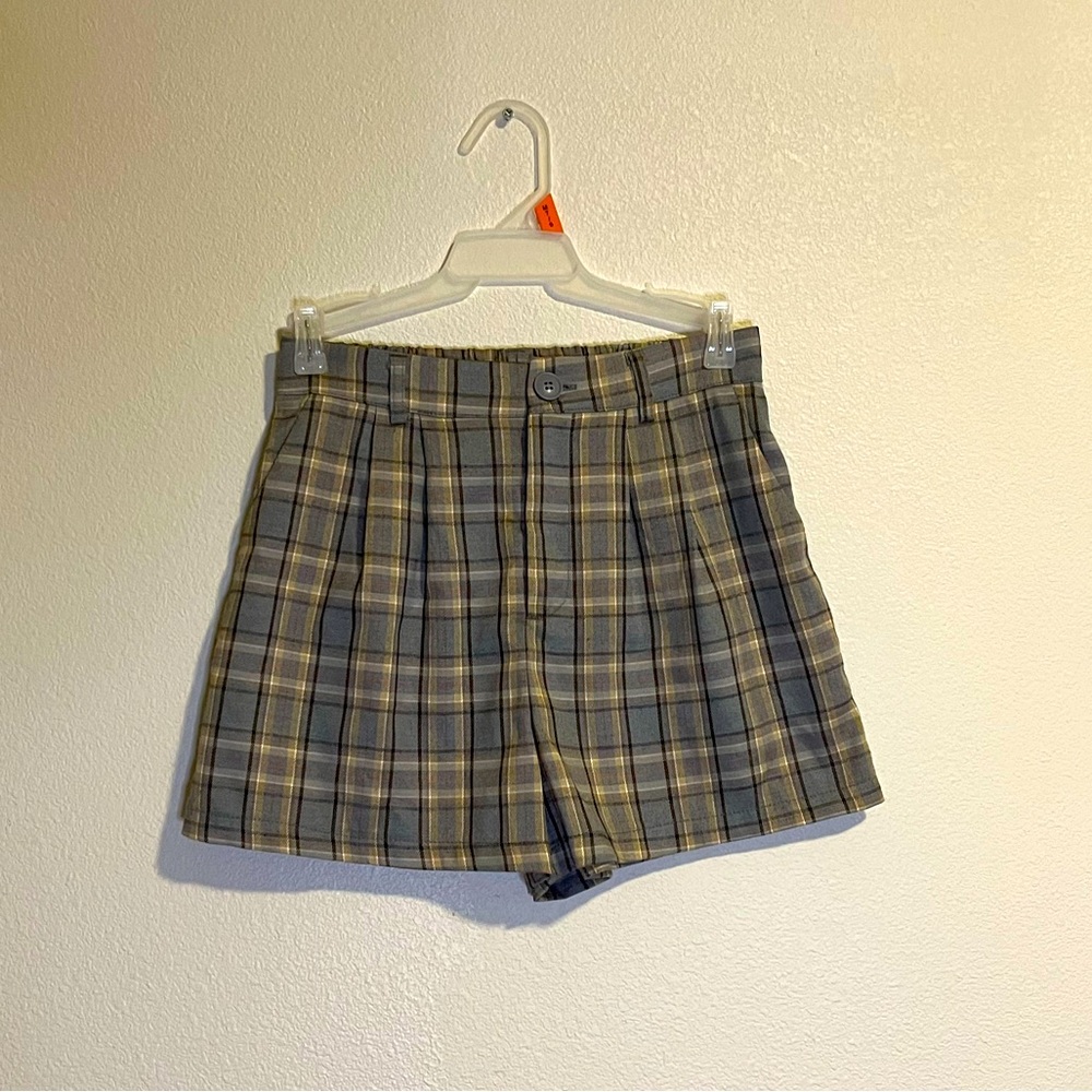 Plaid high rise shorts